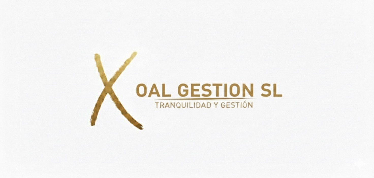 Logo de Xoal Gestión con letras doradas